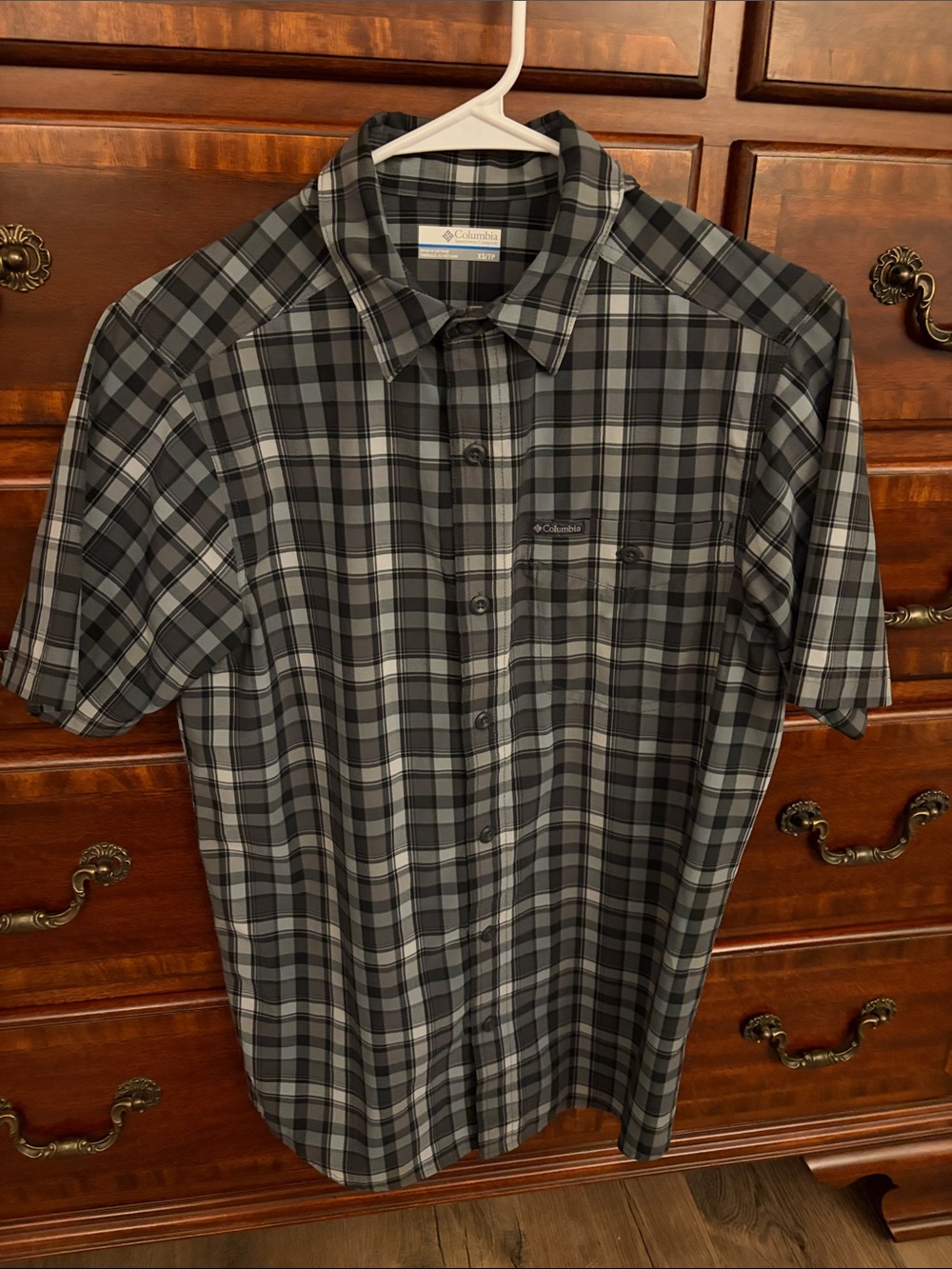 Columbia Men's Black and Gray Plaid Short-Sleeve Button-Down Shirt